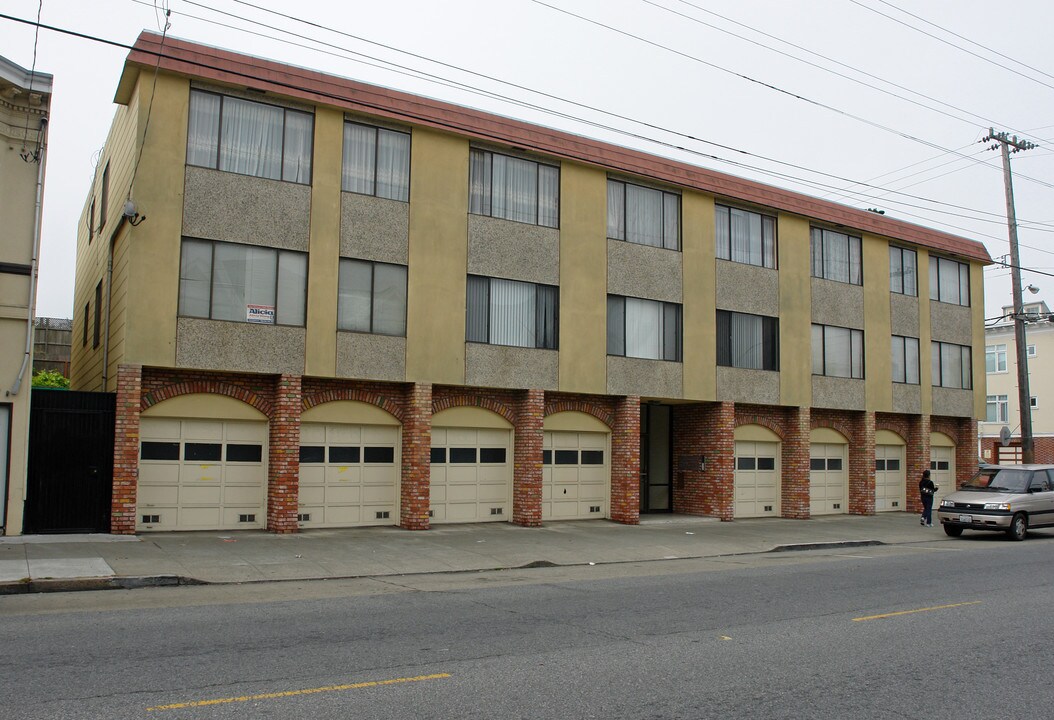 1657 Clement St in San Francisco, CA - Building Photo