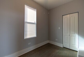 2117 W 18th St in Chicago, IL - Building Photo - Building Photo