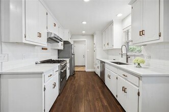 6820 E Mockingbird Ln in Dallas, TX - Building Photo - Building Photo