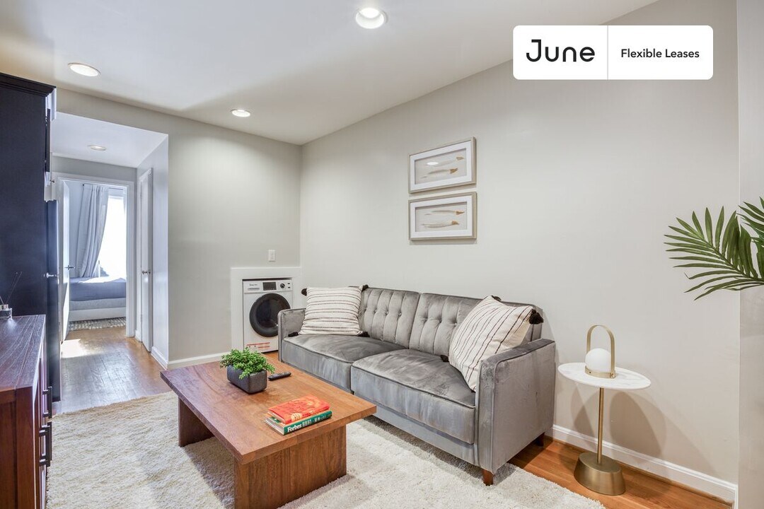 3244 Jones Ct NW-Unit -1 in Washington, DC - Building Photo
