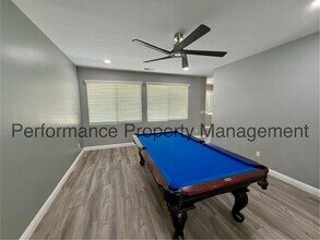 11708 Valley Forge Way in Bakersfield, CA - Building Photo - Building Photo