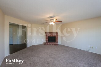 2900 Ocean Dr in Lancaster, TX - Building Photo - Building Photo