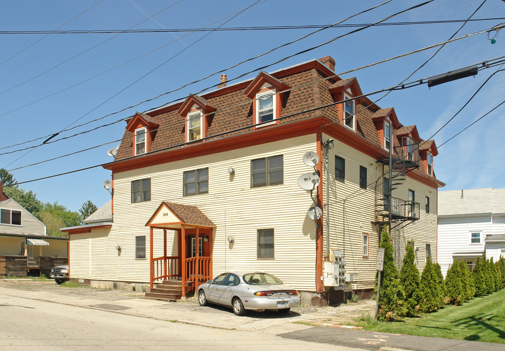 104 Walnut St in Nashua, NH - Building Photo