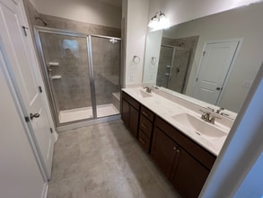 1048 Diamond Dove Ln in Apex, NC - Foto de edificio - Building Photo