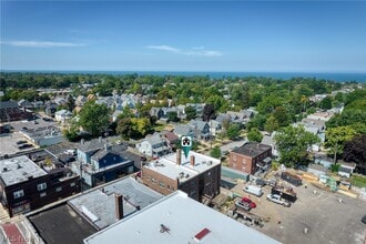 1385 Cranford Ave in Lakewood, OH - Foto de edificio - Building Photo