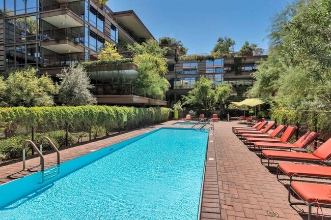 7137 E Rancho Vista Dr, Unit 4001 in Scottsdale, AZ - Foto de edificio - Building Photo