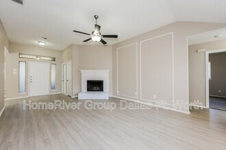 6816 Cedar Shadow Dr in Dallas, TX - Building Photo - Building Photo