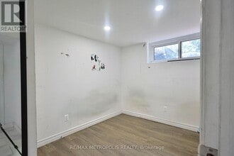 538 Bellamy Rd N in Toronto, ON - Building Photo - Building Photo