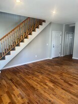 18 Hazel St in Stamford, CT - Building Photo