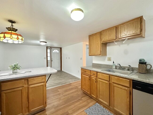 1261 NY-7 in Troy, NY - Building Photo - Building Photo