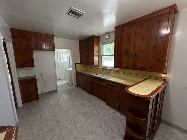 6534 Valjean Ave in Los Angeles, CA - Building Photo - Building Photo
