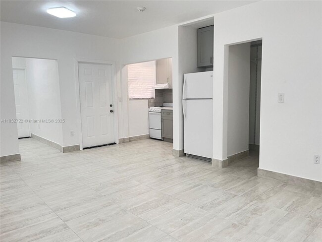 13390 NE 6th Ave in North Miami, FL - Building Photo - Building Photo