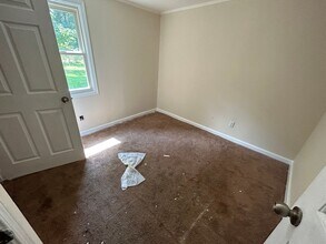 201 Herring Rd in Newnan, GA - Foto de edificio - Building Photo