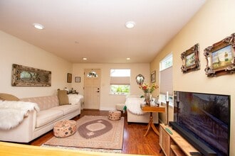 40 Encina Ave in Monterey, CA - Building Photo - Building Photo