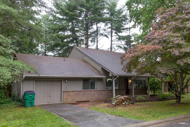 2307 San Marcos St in Blacksburg, VA - Building Photo - Building Photo