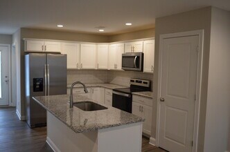 4007 Ruby Rose Rd in Richmond, KY - Foto de edificio - Building Photo