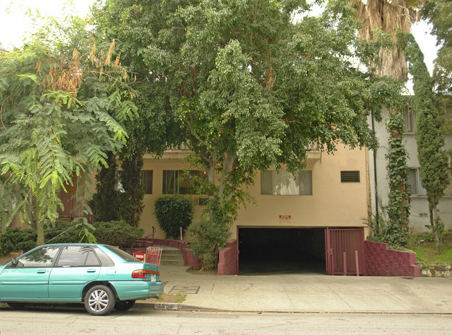 7554 Norton Ave in Los Angeles, CA - Building Photo - Building Photo