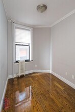 326 E 35th St in New York, NY - Building Photo - Building Photo