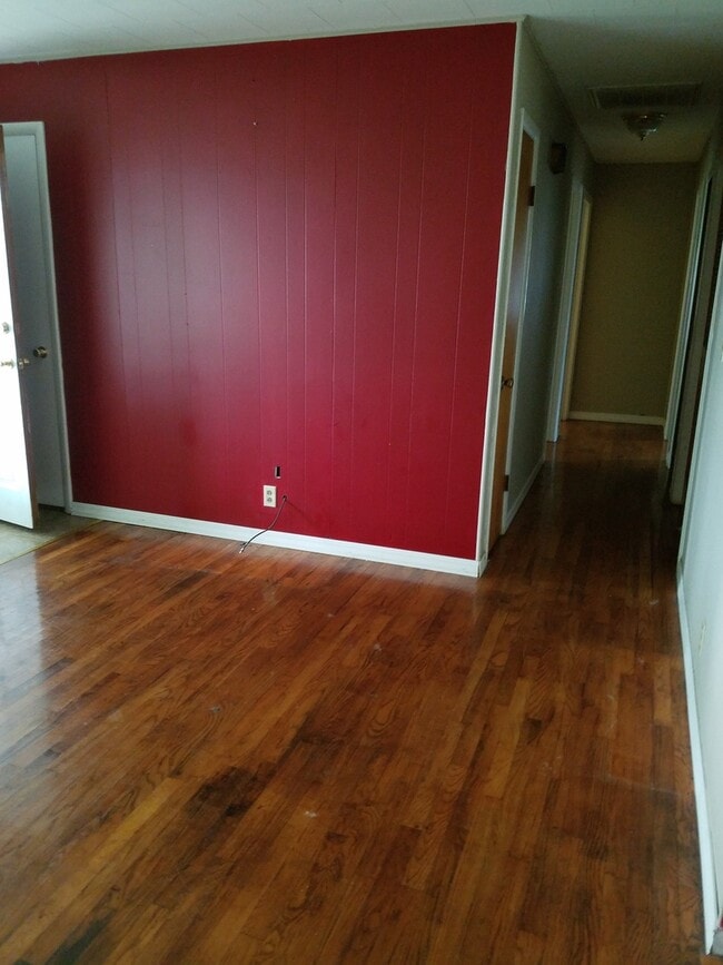 416 S Seymour St in Oakwood, IL - Building Photo - Building Photo
