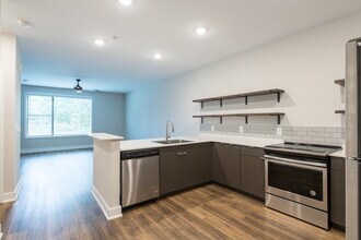 140 Jennings Ave, Unit 204 in Knoxville, TN - Building Photo - Building Photo