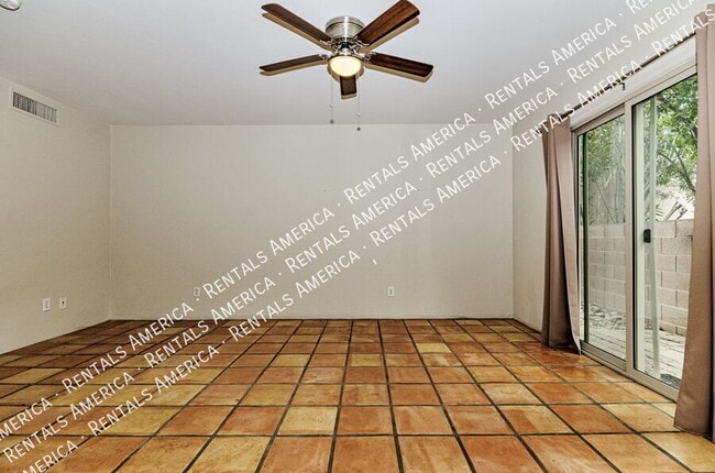 property at 2974 N Cardell Cir