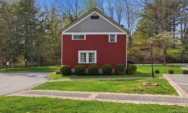 4 Lower Trinity Pass Rd in Pound Ridge, NY - Building Photo - Building Photo