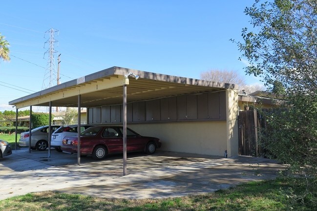 22009 Grand Terrace Rd in Grand Terrace, CA - Foto de edificio - Building Photo