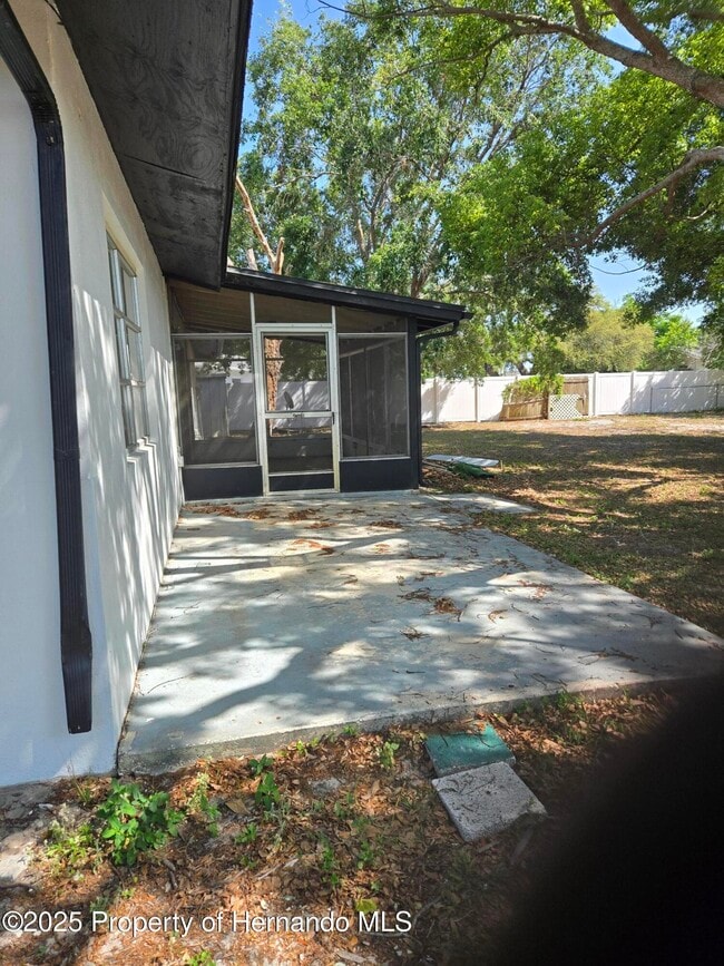 1049 Barlow Ct in Spring Hill, FL - Building Photo - Building Photo
