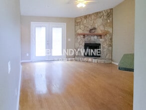 8665 Page Ct in Jacksonville, FL - Foto de edificio - Building Photo