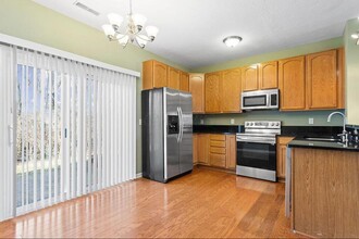 408 Fuller's Cir in Pickerington, OH - Building Photo - Building Photo
