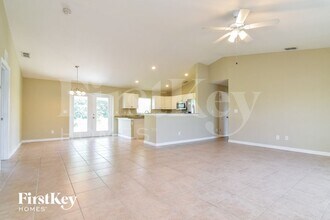 10371 Grail Ave in Englewood, FL - Foto de edificio - Building Photo