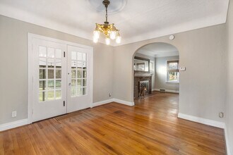 5 Wenonah Dr in Pontiac, MI - Building Photo - Building Photo