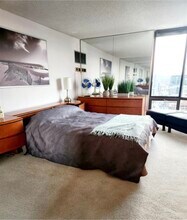 1625 Larimer St, Unit 2301 in Denver, CO - Building Photo - Building Photo