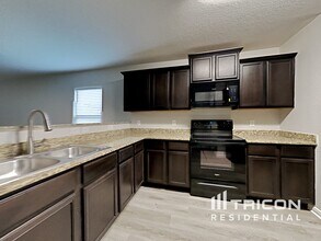 2942 Emery Fls in San Antonio, TX - Building Photo - Building Photo