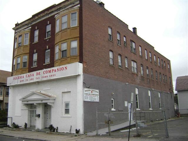 500 Hallett St in Bridgeport, CT - Foto de edificio