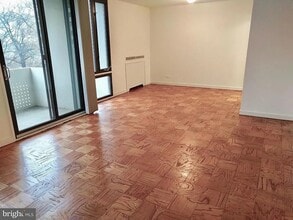 490 M St SW, Unit W208 in Washington, DC - Building Photo - Building Photo