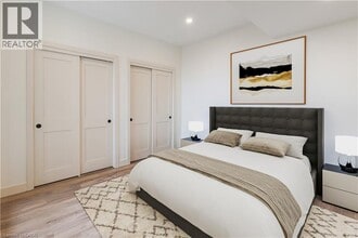 4390 Hillview Dr in Beamsville, ON - Building Photo - Building Photo