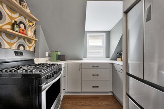 1625 W Hollywood Ave, Unit 3 in Chicago, IL - Building Photo - Building Photo