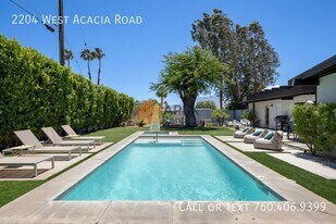2204 W Acacia Rd in Palm Springs, CA - Building Photo