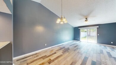 2476 Spring Vale Rd in Jacksonville, FL - Building Photo - Building Photo