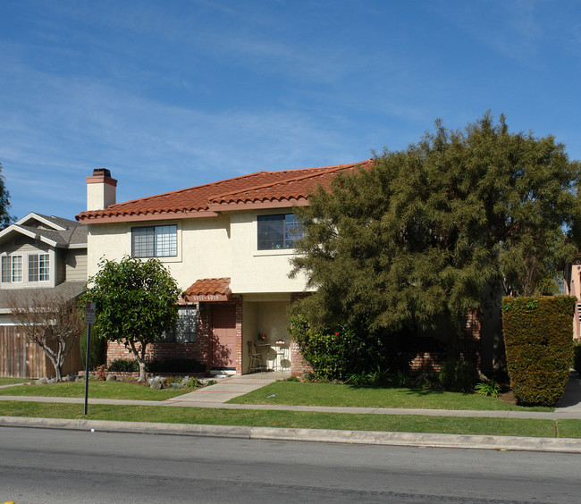 4011-4019 Farquhar Ave in Los Alamitos, CA - Foto de edificio - Building Photo