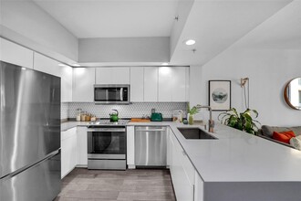 110 N Federal Hwy, Unit 711 in Fort Lauderdale, FL - Building Photo - Building Photo