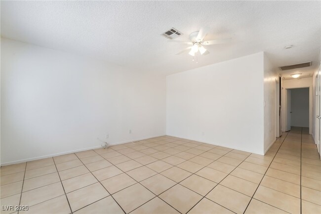 1801 Evelyn Ave in Henderson, NV - Building Photo - Building Photo