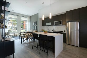 Arrowwood Apartments in North Bethesda, MD - Foto de edificio - Building Photo