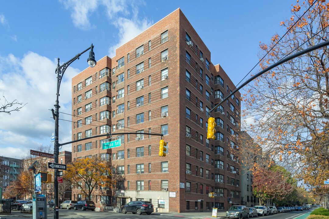 1001 Grand Concourse in Bronx, NY - Building Photo