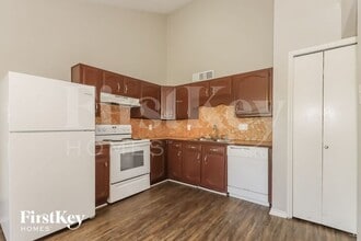 16914 Kilwinning Dr in Houston, TX - Foto de edificio - Building Photo