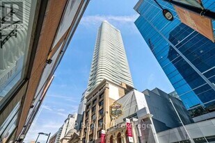 197 Yonge St in Toronto, ON - Building Photo