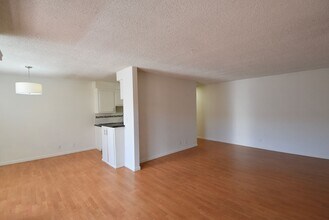5036 Coldwater Canyon Ave in Los Angeles, CA - Building Photo - Building Photo