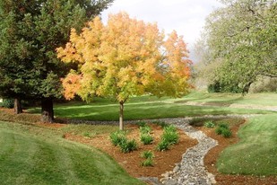 Oak Creek Apartments