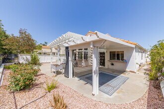 40153 Corte Peralta in Murrieta, CA - Building Photo - Building Photo